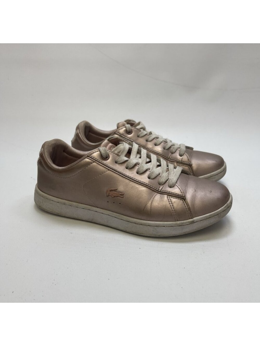 Lacoste Carnaby EVO Metallic Light Pink Sneakers Preppy Womens Size 7.5 US